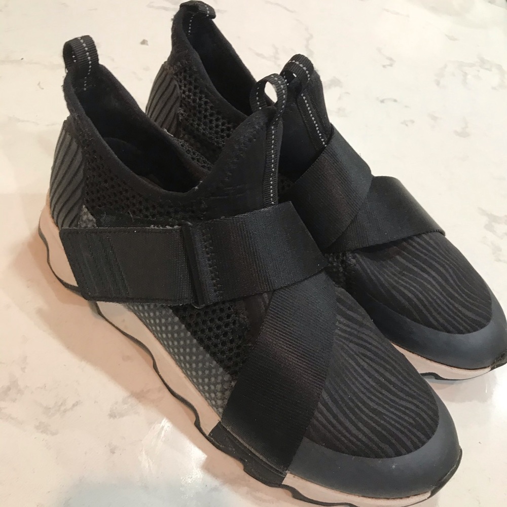 Black sores shoes